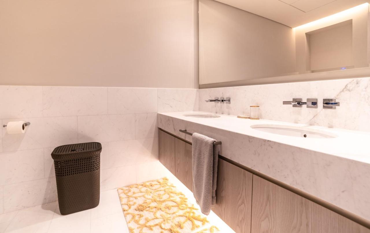 Palm Tower Palm Jumeirah Апартаменти Дубай